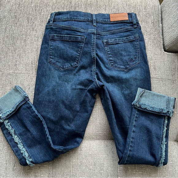 NWT KARL LAGERFELD Petite Dark Washed Jeans Sz 6P - Picture 6 of 7